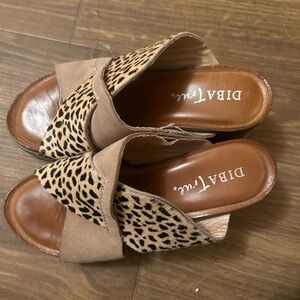 Diba True leather sandal